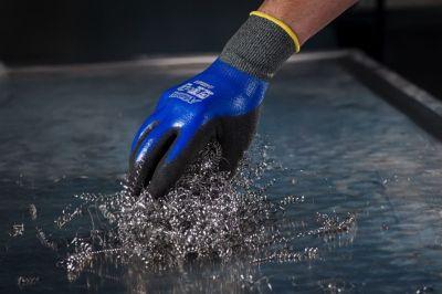 Die neuen ATORN Schutzhandschuhe A-Mech 5 und A-Shield 5 bieten optimale Griffsicherheit und Schnitt (© HAHN+KOLB) Bild